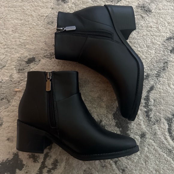 Blondo Shoes - Blondo Black Ankle Booties